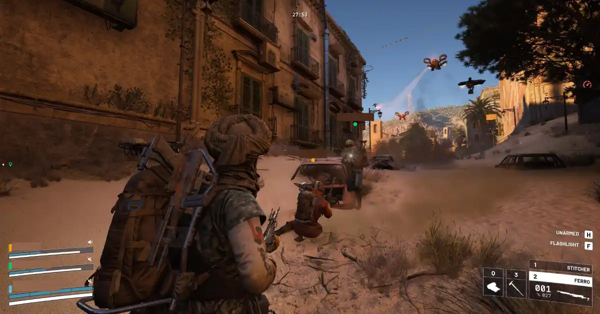 Jugadores de Arc Raiders enfrentándose a una enorme máquina ARC en un entorno postapocalíptico