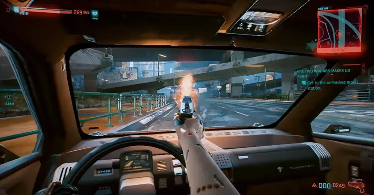 Vista en primera persona de un tiroteo a alta velocidad desde un vehículo en movimiento en Cyberpunk 2077