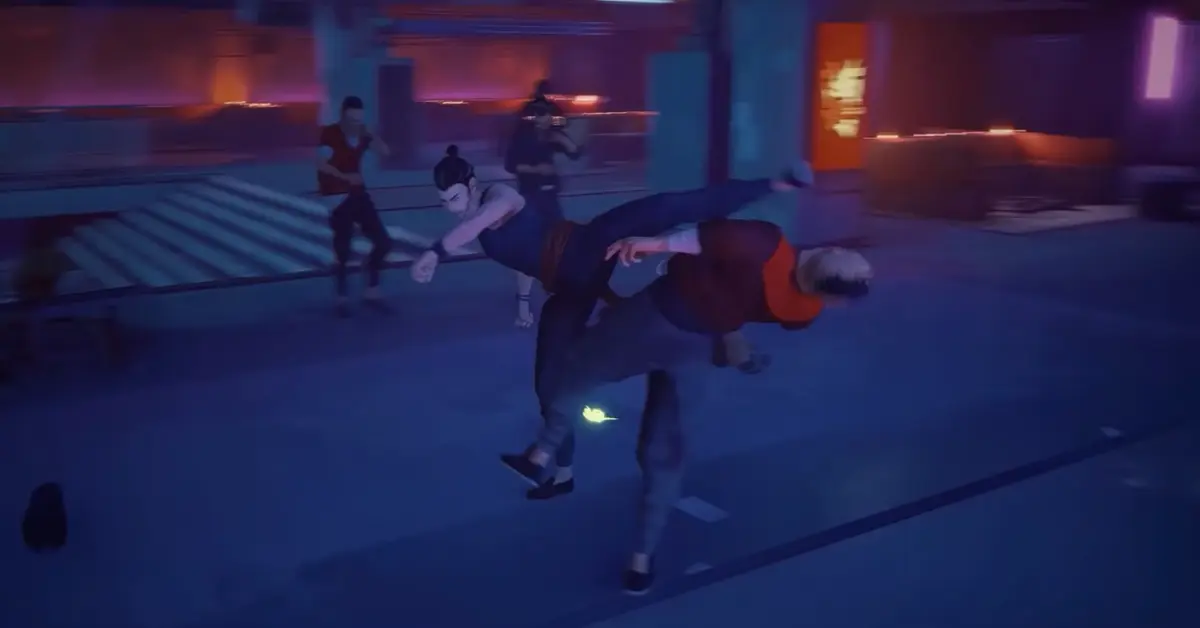 El protagonista de Sifu dando una patada de artes marciales en un club con luces de neón