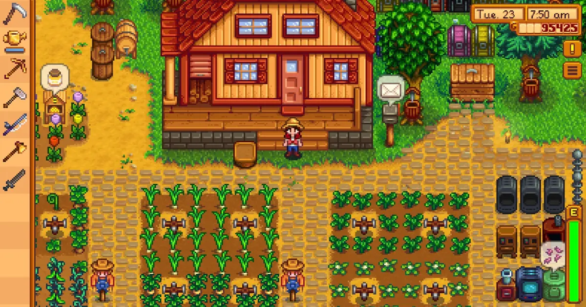 Una vista detallada de una granja de Stardew Valley altamente organizada que cuenta con aspersores avanzados y cultivos maduros.