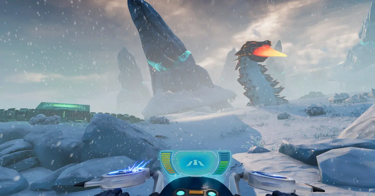 La moto de nieve Snowfox siendo utilizada para atravesar una llanura nevada en Subnautica: Below Zero.