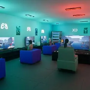 Gaming Cafe Simulator – Clientes