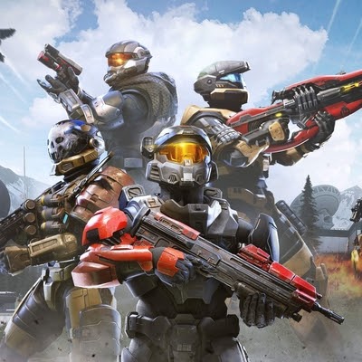 Halo Infinite y el Jefe Maestro aterrizan en el estadio con un Pelican.