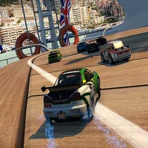 Aplastar enemigos en Table Top Racing World Tour